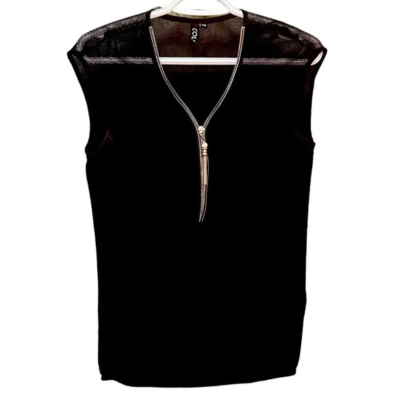 Colori black top with mesh, size large (L) features a cute gem zipper - Picture 1 of 8